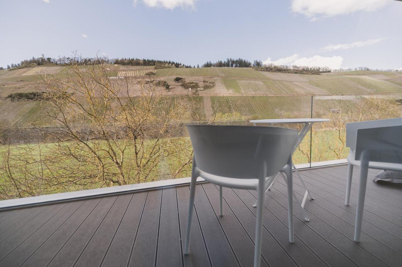 Steillage - Design Moselsuiten Mit Panoramablick Und Spa Brauneberg Bagian luar foto