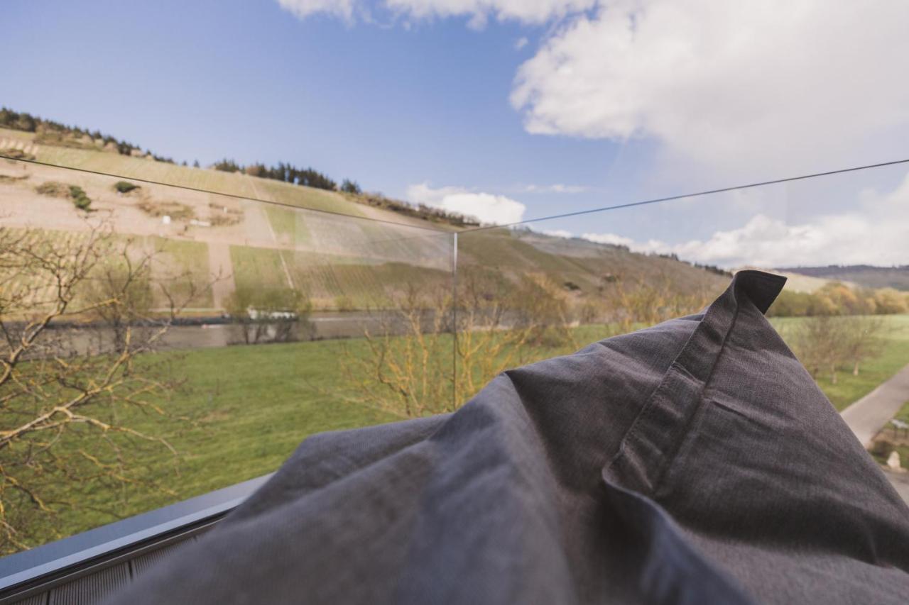 Steillage - Design Moselsuiten Mit Panoramablick Und Spa Brauneberg Bagian luar foto