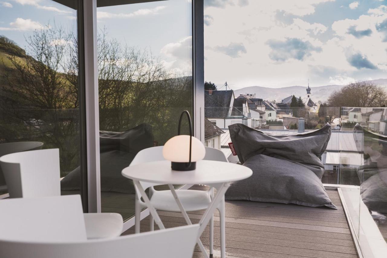 Steillage - Design Moselsuiten Mit Panoramablick Und Spa Brauneberg Bagian luar foto